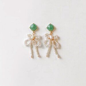 Vivian Drew Green + Small Pearl Bows Earrings